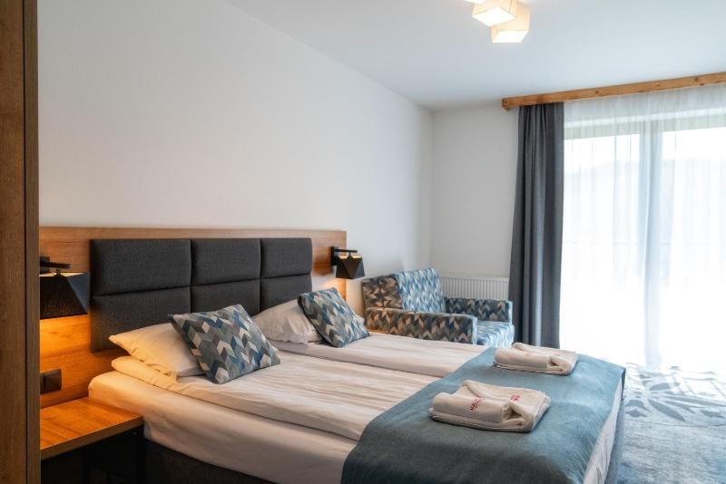 Double Room with Balcony (2 Adults + 1 Child) image 3