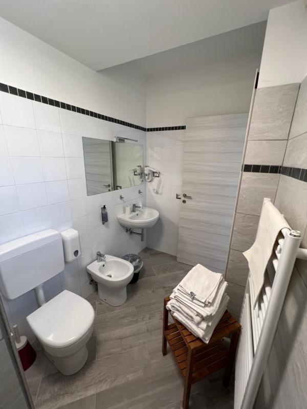 Quadruple Room image 4