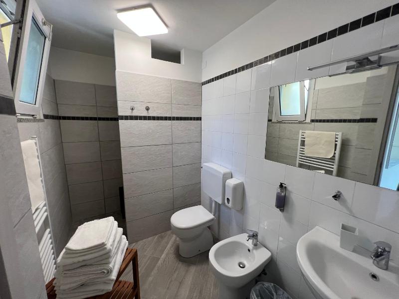 Quadruple Room image 3