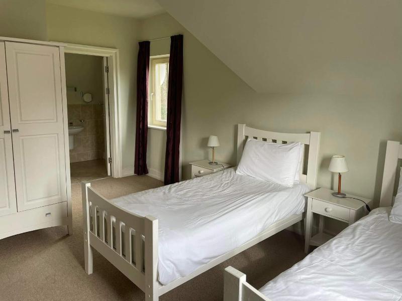 Three-Bedroom House image 4