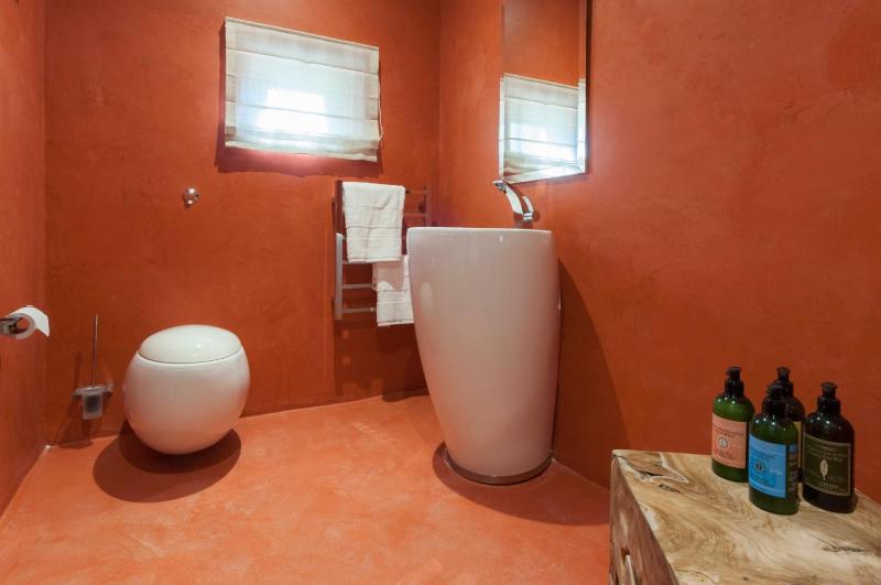 Double Room with Spa Bath image 2