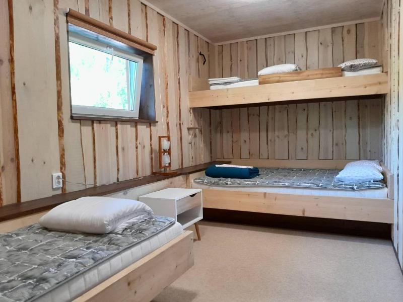 Triple Room with Shared Bathroom image 4