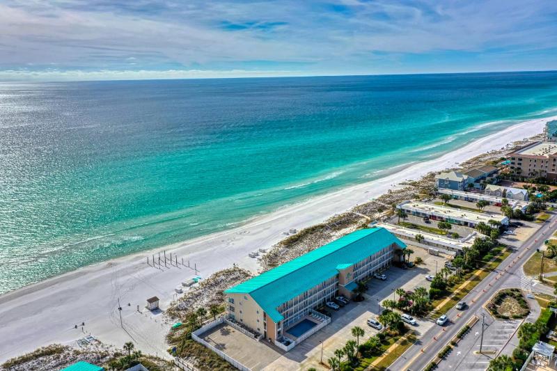 Salty Seas Gulf Front Oasis - New to Market Rates - image 2