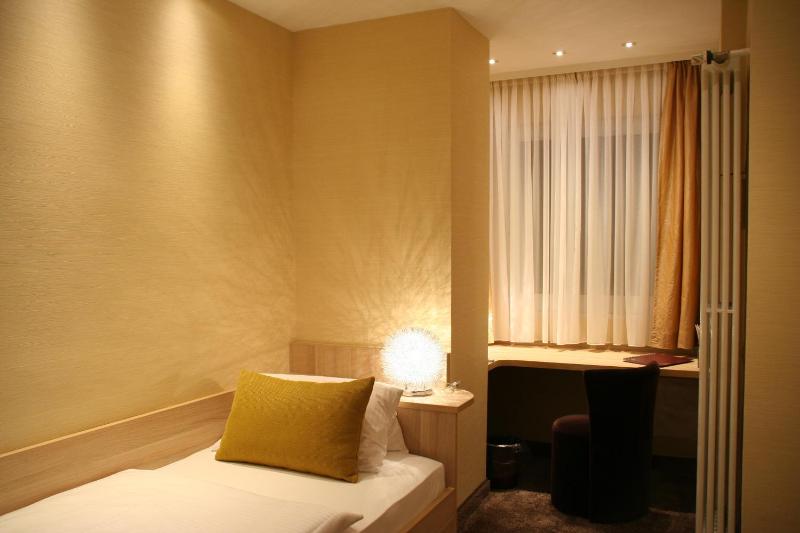 Economy Single Room image 2