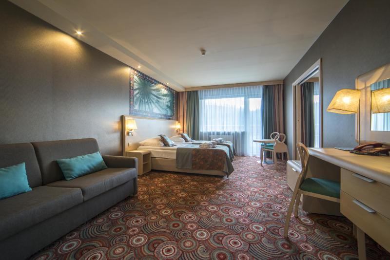 Standard Double or Twin Room image 2