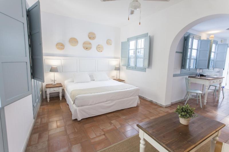 Apartamentos Suites Santa Cruz - image 12