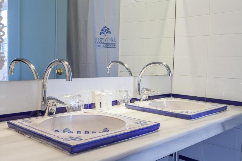 Standard One-Bedroom Apartment image 4