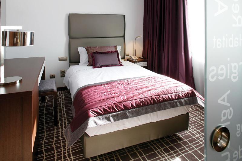 Single Room image 4