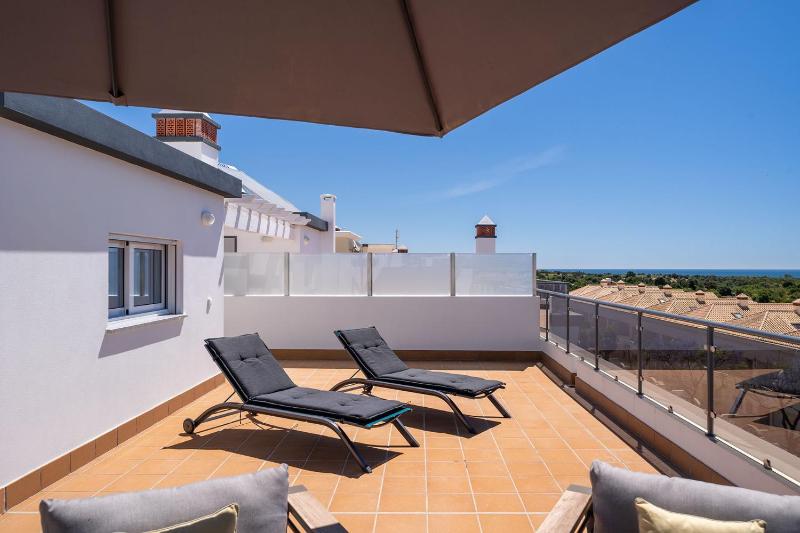 Ocean View Rooftop Paradise Tavira - image 3