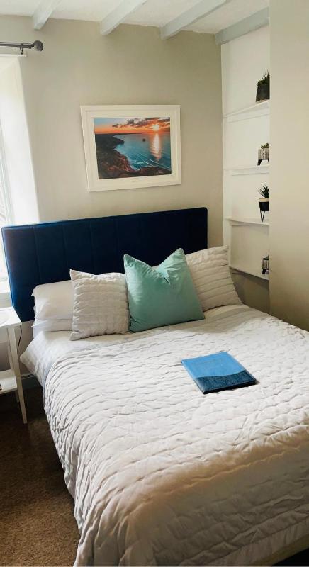 Small Double Room - No Dogs image 4