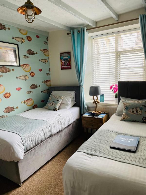 Twin Room - No Dogs image 1