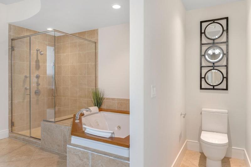 Turquoise Place Unit 1805D - image 37