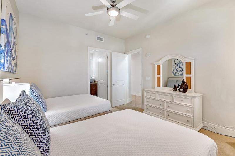Turquoise Place Unit 1805D - image 18