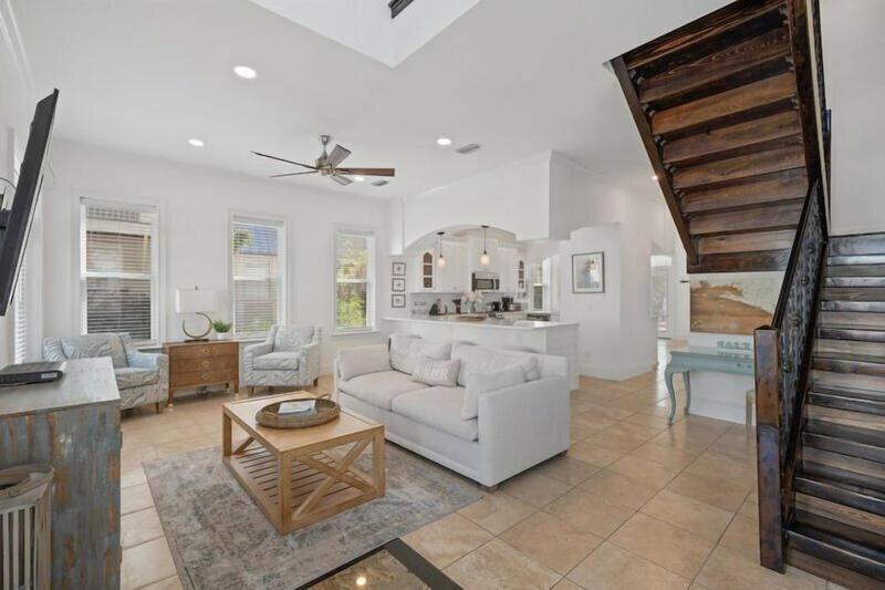 Seacrest Getaway - image 7
