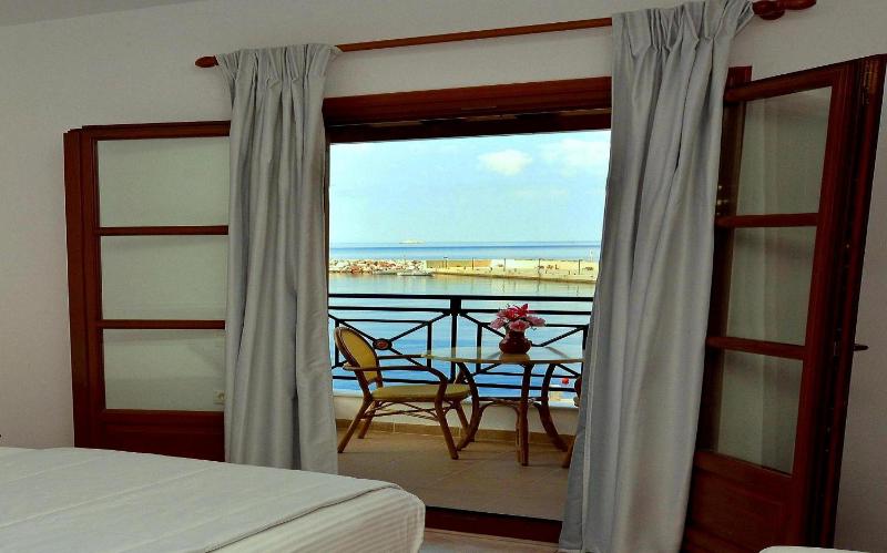 Junior Suite with Panoramic Sea View image 2