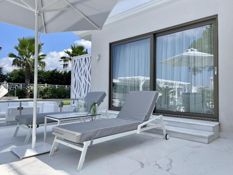 Junior Suite with Sea View image 3