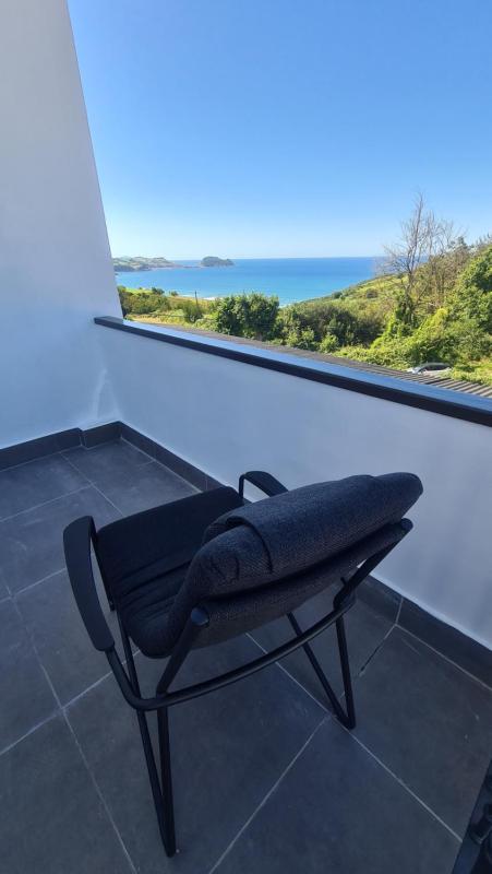 Double Room with Balcony and Sea View image 4