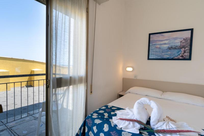 Economy Room image 3