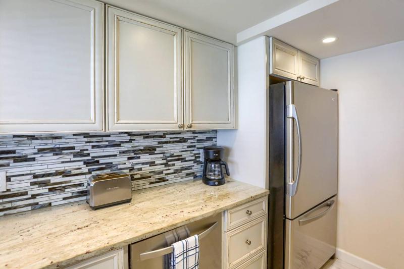 1506 Lighthouse Towers - image 41