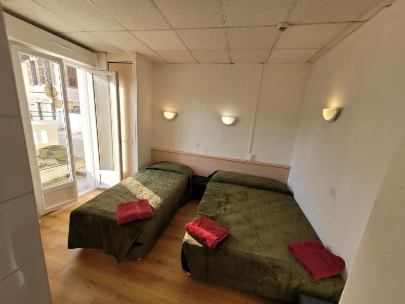 Family Room image 1