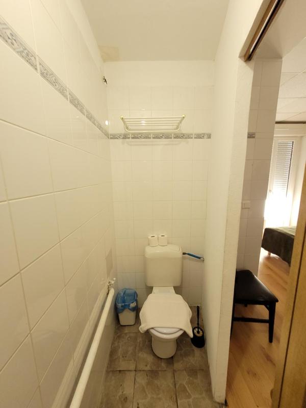 Family Room image 4