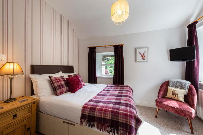 Small Double/Superior Single Room image 4