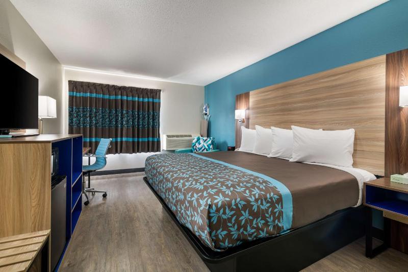 King Room image 4