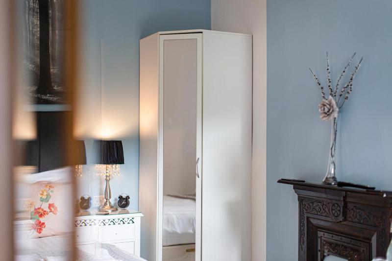 Standard Double Room with Shower image 4