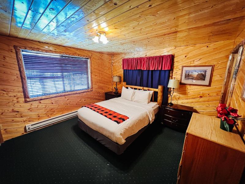 Five-Bedroom House image 4