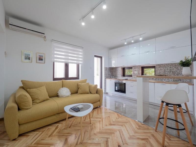 Oscar Exclusive Apartment - image 1