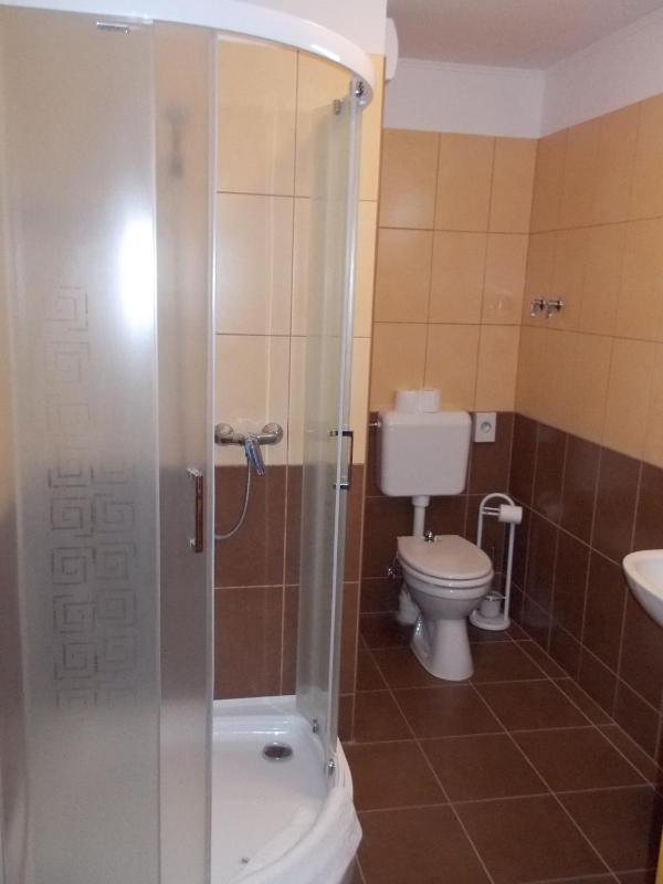 Double Room with Extra Bed image 2