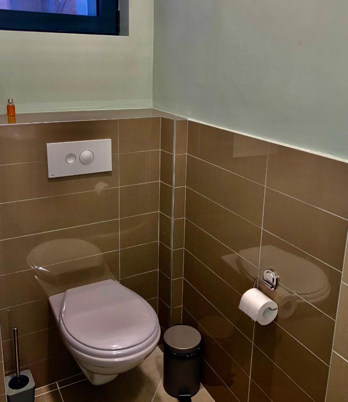 Deluxe Studio image 4