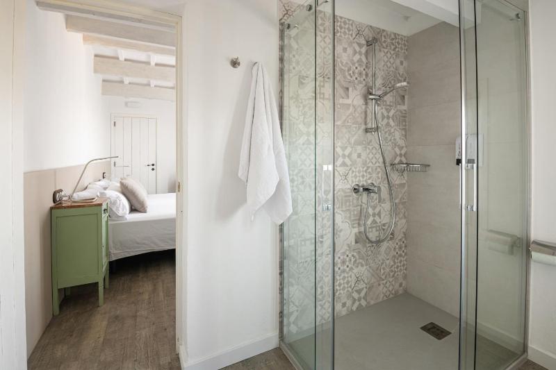 Double room with Patio or Terrace image 3