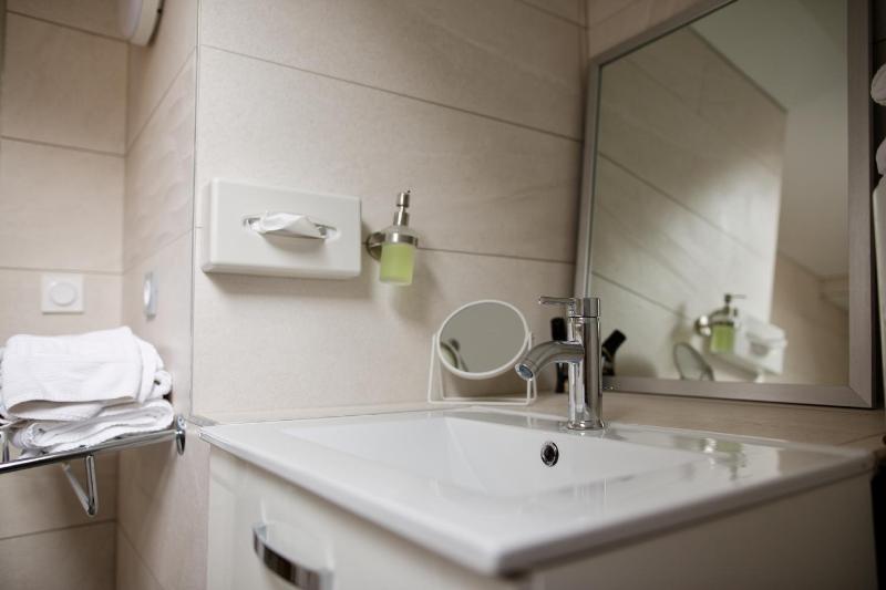Superior Apartment image 3