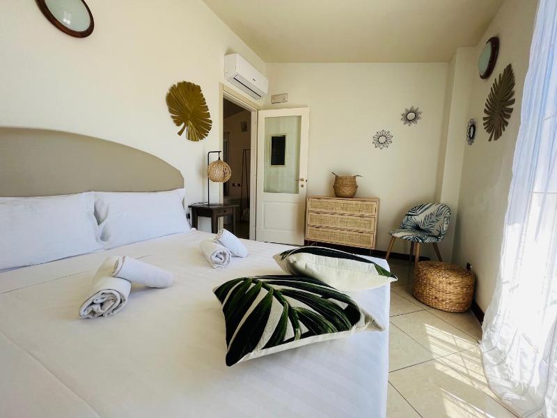 One-Bedroom Apartment image 3