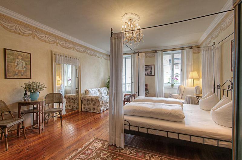 Double Room image 2