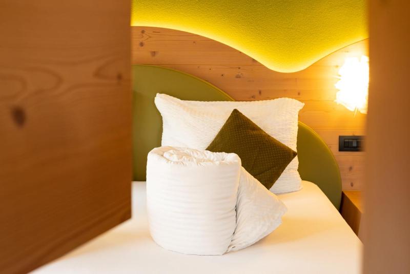 Deluxe Triple Room image 4