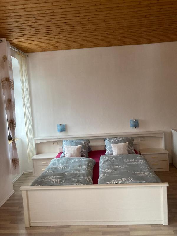 Three-Bedroom Apartment with Terrace image 4