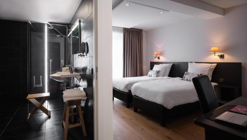 Twin Room image 1