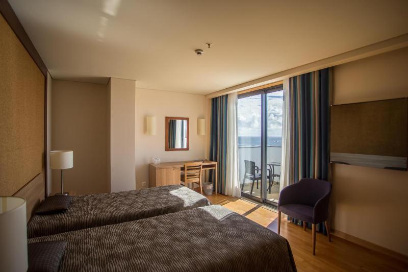 Double or Twin Room image 4