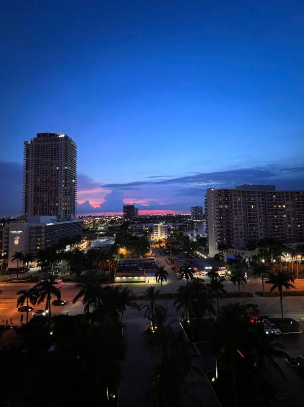 The Tides on Hollywood Beach OceanView 6D - image 16