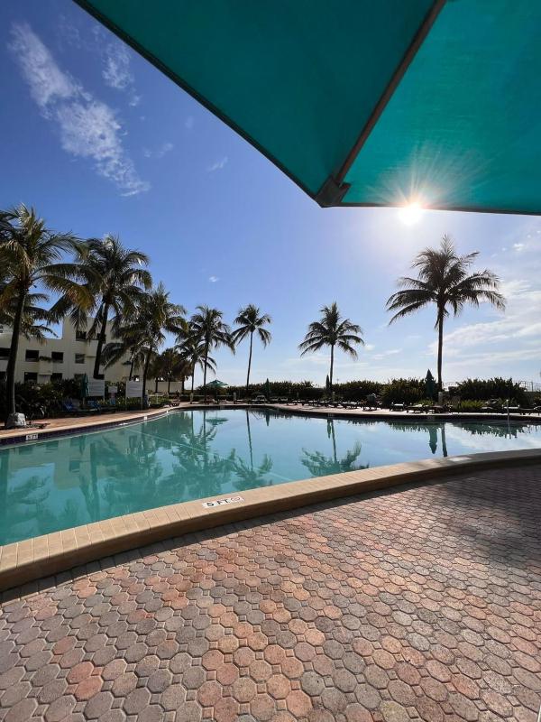 The Tides on Hollywood Beach OceanView 6D - image 2