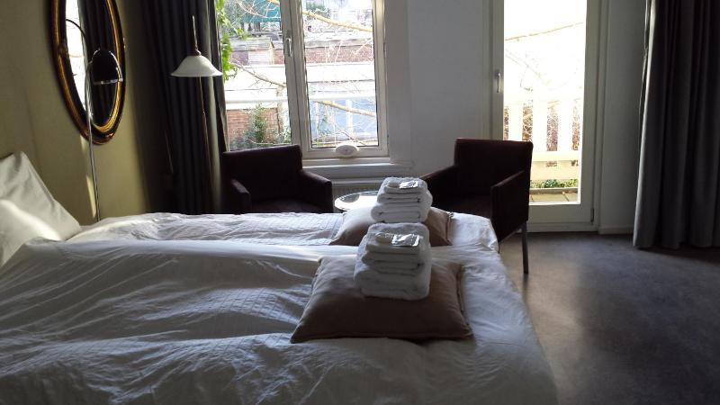 Double or Twin Room image 2
