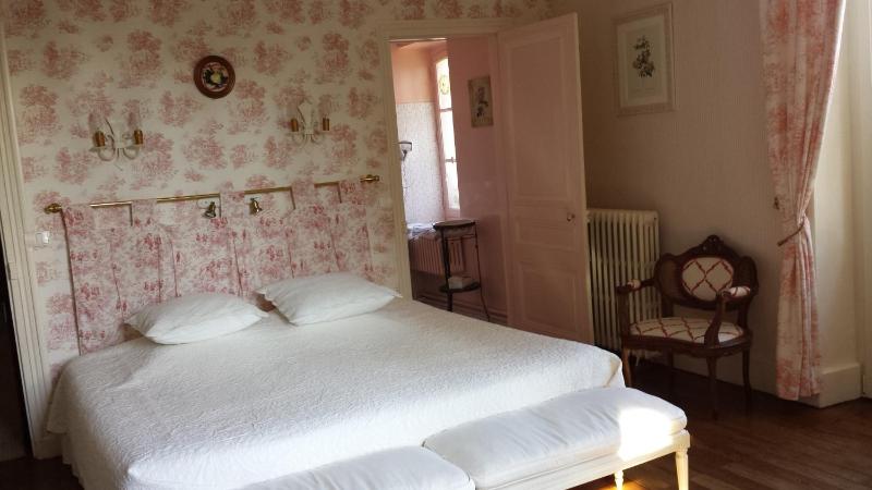 Double Room image 3