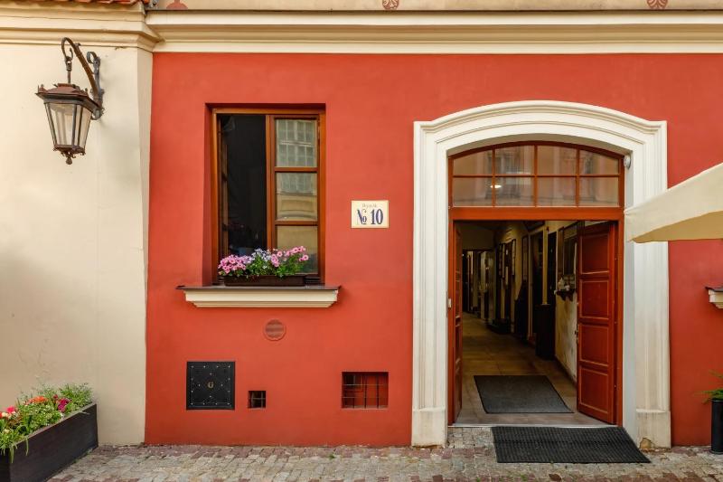 Rynek 10 Apartments - image 14