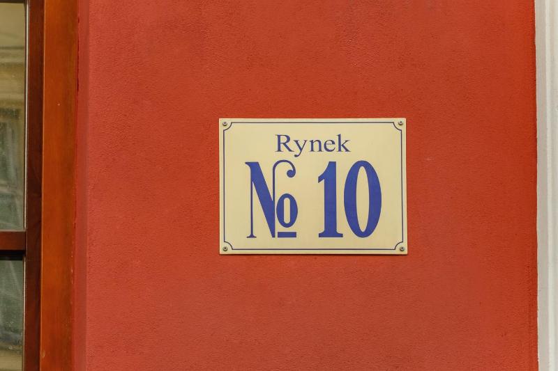 Rynek 10 Apartments - image 21