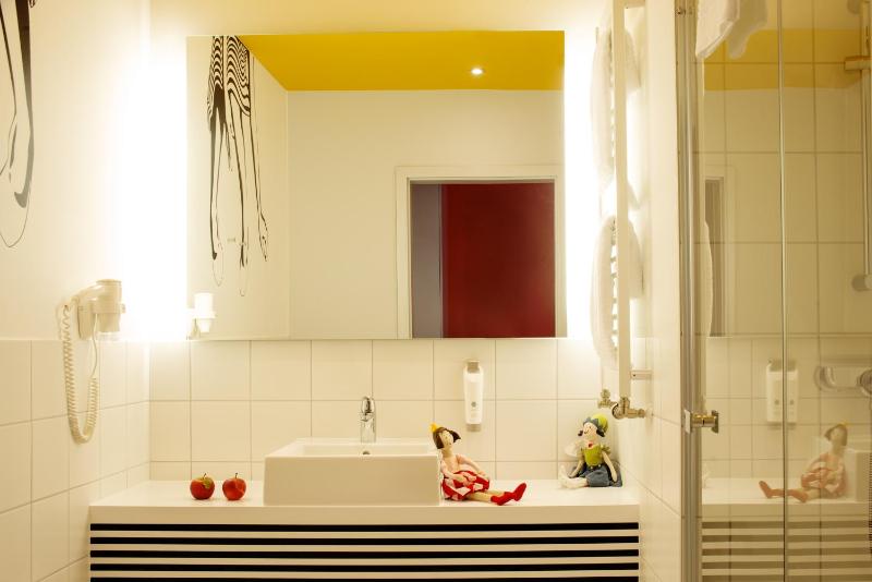 Double or Twin room with extra bed (on request) image 2