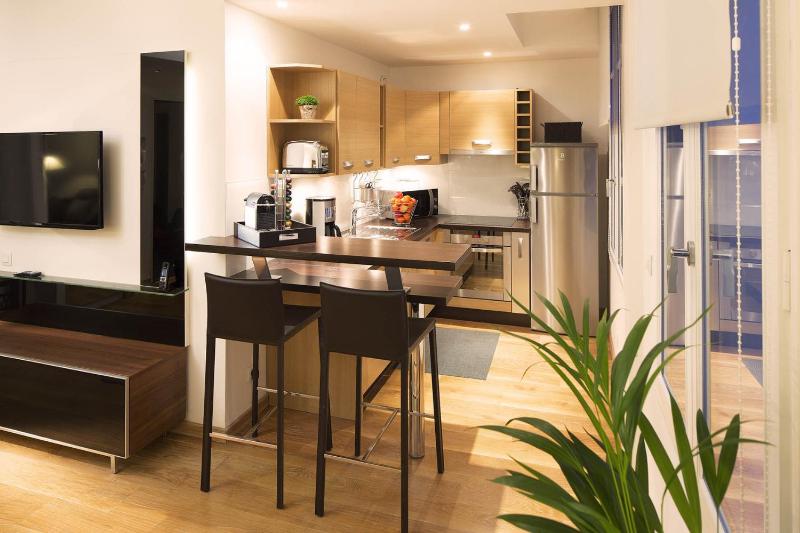 Classic One-Bedroom Apartment (4 persons) image 2