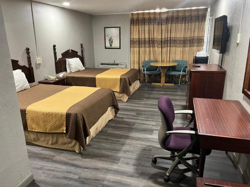 Double Room with Two Double Beds - Non-Smoking image 2
