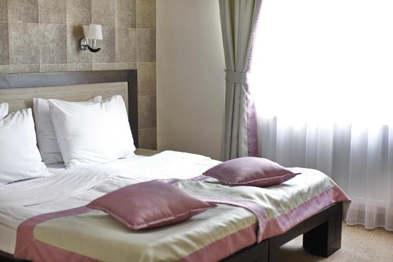 Double or Twin Room with Parking image 3